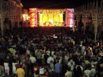 Piazza Umberto I gremita di gente per il concerto di Michele Zarrillo