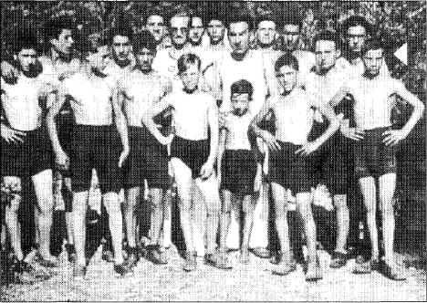 Al campeggio di San Felice. Io il primo a destra.