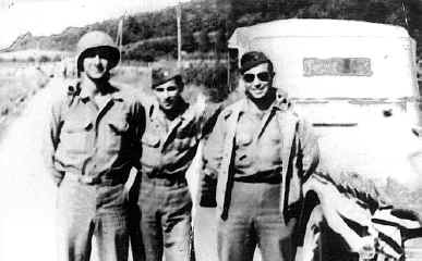 Alfonso Felici: "The Fighting Paisan" 3rd Div. veteran (center)