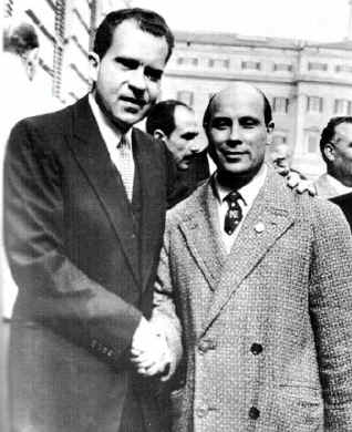 NEW ELECTED PRESIDENT RICHARD NIXON SHAKES HANDS WITH ALFONSO FELICI AT WHITE HOUSE