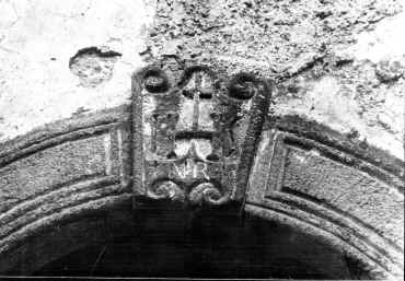 Iscrizione sulla porta dei "Frati Bianchi"