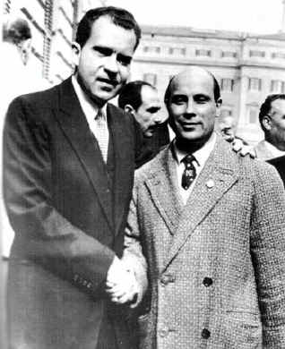NEW ELECTED PRESIDENT RICHARD NIXON SHAKES HANDS WITH ALFONSO FELICI AT WHITE HOUSE