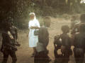 Suor Teresa incontra una trib di Pigmei